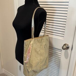 Light Meight Metallic Gold Tote Bag with Snake-Texture Finish
